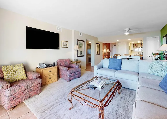 Gulf-front With Shared Outdoor Pool Private Balcony Incredible Views & Wifi