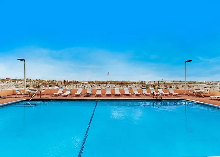 Holiday home Gulf-front With Shared Outdoor Pool Private Balcony Incredible Views & Wifi *