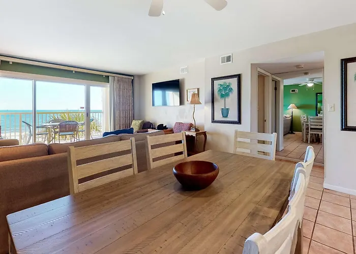 Gulf-front With Shared Outdoor Pool Private Balcony Incredible Views & Wifi Holiday home