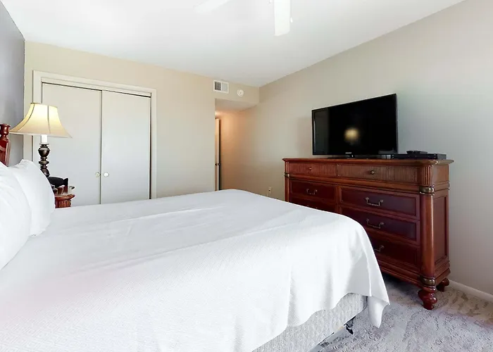 Gulf-front With Shared Outdoor Pool Private Balcony Incredible Views & Wifi Gulf Shores