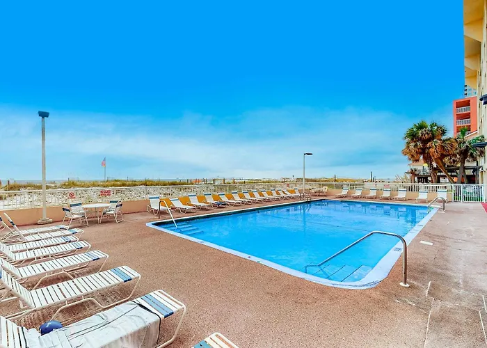Gulf-front With Shared Outdoor Pool Private Balcony Incredible Views & Wifi Holiday home
